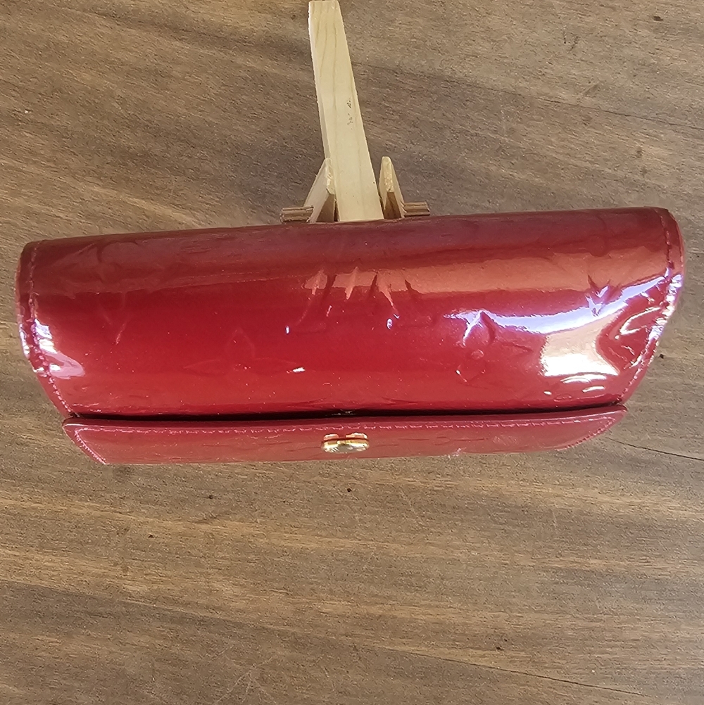 Louis Vuitton Elise Wallet in Monogram Vernis patent leather. - Picture 7 of 15
